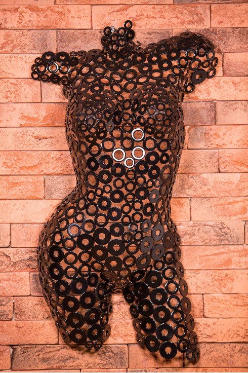 Манекен жіночий арт-деко з металевих шайб Georgia 01603 чорний