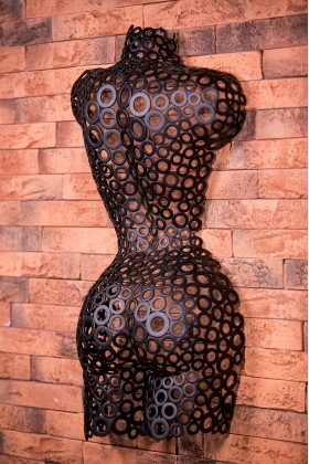 Манекен жіночий арт-деко із металевих шайб Iowa 02001